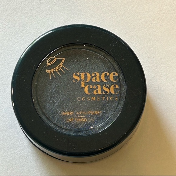 Space Case Eyeshadow - Picture 2 of 5